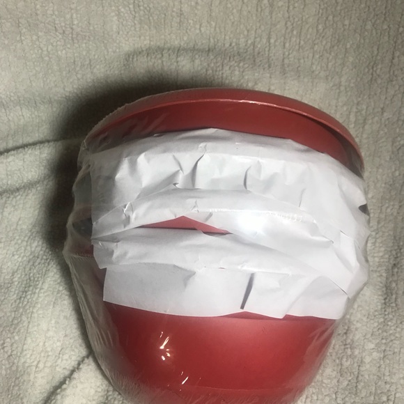 Crimson Umbrella Patio Table Planters, 2 Sets 6” x 6” half circles planters. - Picture 5 of 7